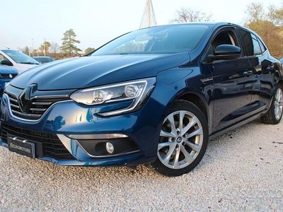 Usata Renault Mégane IV Bose Edition 110 CV (80 kW) 2016 Blu Berlina