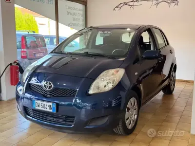 Begagnad Toyota Yaris Sol 69 HK (50 kW) 2009 Blå Halvkombi