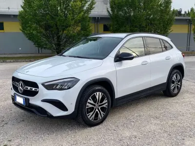 Usata Mercedes GLA180 Advanced Plus 136 CV (100 kW) 2023 Bianco SUV