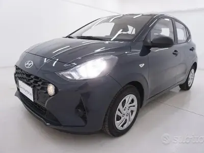 Usata Hyundai i10 Advanced 67 CV (49 kW) 2022 Grigio Utilitaria