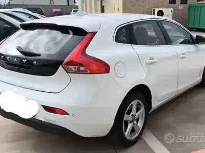 Usata Volvo V40 120 CV (88 kW) 2016 Berlina
