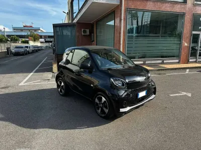 Usata Smart ForTwo Coupé Prime 41 kW (56 CV) 2020 Nero Utilitaria