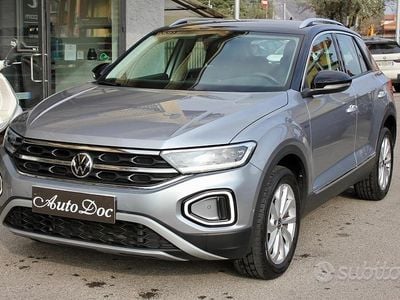 Usata VW T-Roc Style 116 CV (85 kW) 2025 Grigio SUV