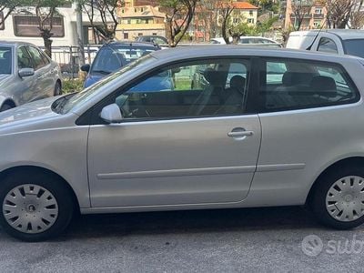 Usata VW Polo Sportline 75 CV (55 kW) 2006 Grigio Utilitaria