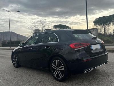Usata Mercedes A180 136 CV (100 kW) 2022 Nero Utilitaria