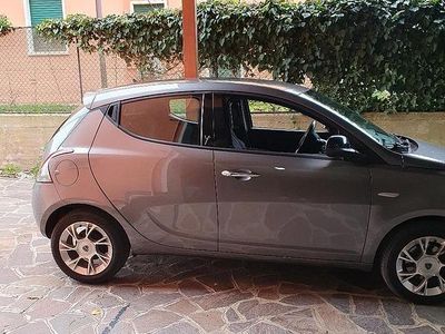 Usata Lancia Ypsilon S 69 CV (50 kW) 2016 Grigio Utilitaria