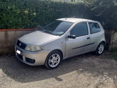 Usata Fiat Punto 69 CV (50 kW) 2004 Grigio Utilitaria