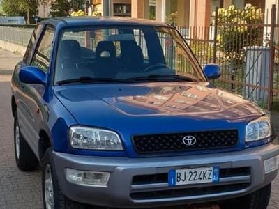 Usata Toyota RAV4 128 CV (94 kW) 2000 Blu SUV