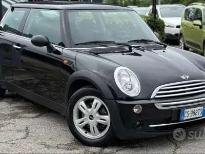 Usata Mini ONE 90 CV (66 kW) 2004 Utilitaria