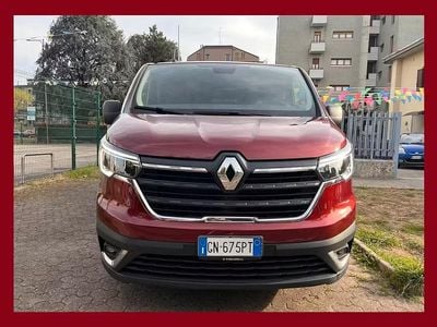 Begagnad Renault Trafic 130 HK (95 kW) 2023 Brun