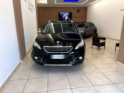 Usata Peugeot 2008 120 CV (88 kW) 2015 Nero SUV