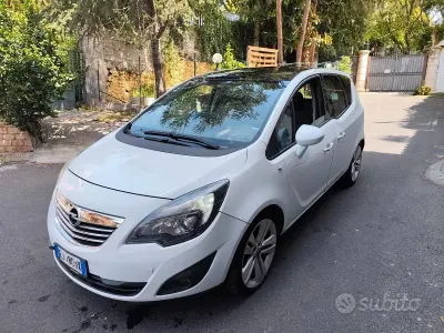 Usata Opel Meriva 110 CV (80 kW) 2011 Bianco Monovolume