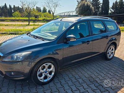 Usata Ford Focus Titanium 95 CV (69 kW) 2011 Grigio Station wagon