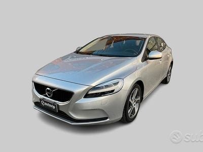 Usata Volvo V40 Business Edition 120 CV (88 kW) 2017 Grigio Berlina