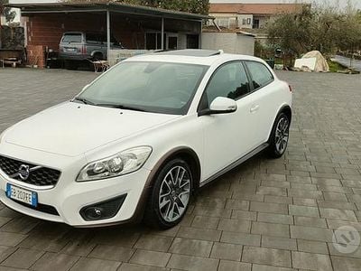 Usata Volvo C30 R-Design 115 CV (84 kW) 2011 Bianco Utilitaria