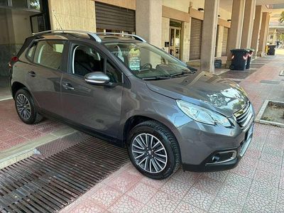 Usata Peugeot 2008 Active 99 CV (72 kW) 2015 Grigio SUV