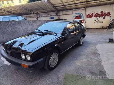 Begagnad Alfa Romeo Alfetta GT/GTV 158 HK (116 kW) 1980 Svart Sportkupé