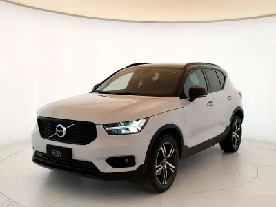Usata Volvo XC40 R-Design 150 CV (110 kW) 2019 Argento SUV