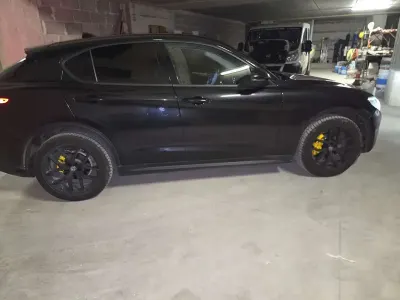 Usata Alfa Romeo Stelvio Executive 209 CV (153 kW) 2017 Nero SUV