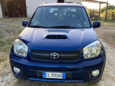 Usata Toyota RAV4 116 CV (85 kW) 2004 Blu/azzurro SUV