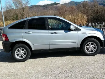 Usata SsangYong Actyon 141 CV (103 kW) 2009 Grigio Station wagon