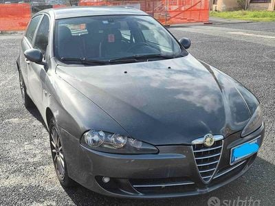 Usata Alfa Romeo 147 116 CV (85 kW) 2009 Grigio Utilitaria