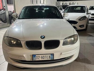 Usata BMW 118 142 CV (104 kW) 2009 Bianco Utilitaria