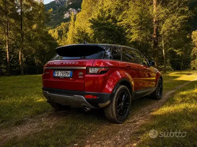 Usata Land Rover Range Rover evoque 150 CV (110 kW) 2015 Rosso SUV