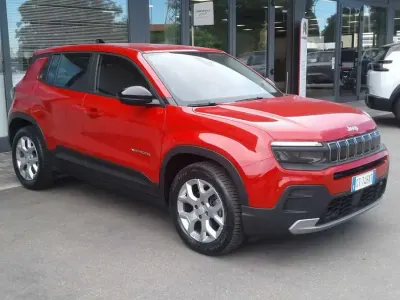 Usata Jeep Avenger Altitude 101 CV (74 kW) 2024 Rosso SUV