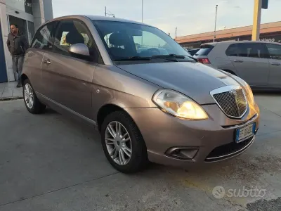 Usata Lancia Ypsilon 69 CV (50 kW) 2010 Giallo Utilitaria