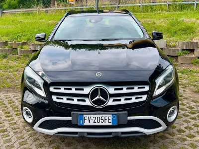 Usata Mercedes GLA200 Premium 136 CV (100 kW) 2019 Nero SUV