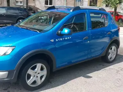 Usata Dacia Sandero Prestige 90 CV (66 kW) 2016 Blu Berlina