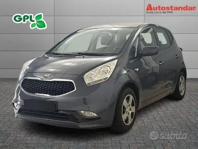 Usata Kia Venga 90 CV (66 kW) 2017 Grigio Utilitaria