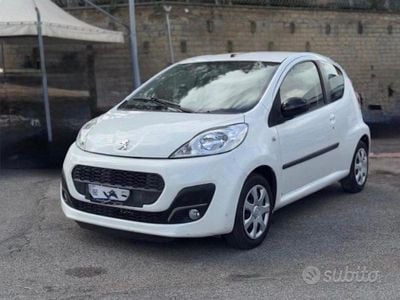 Usata Peugeot 107 Active 68 CV (50 kW) 2014 Bianco Utilitaria