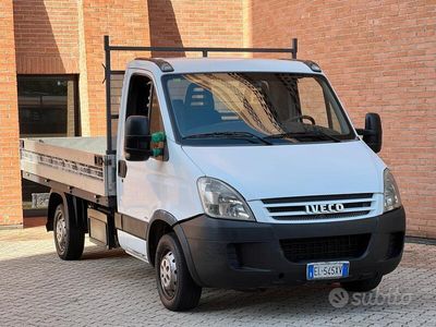 usata Iveco Daily 2.3 16 V 29L12 cassone fisso