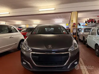 Usata Peugeot 208 S 110 CV (80 kW) 2019 Grigio Utilitaria