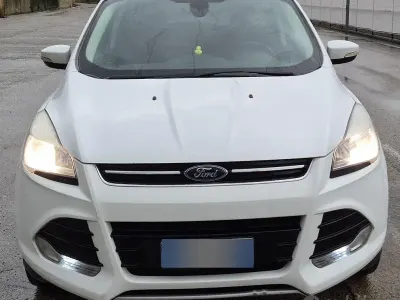 Usata Ford Kuga 163 CV (119 kW) 2014 Bianco SUV