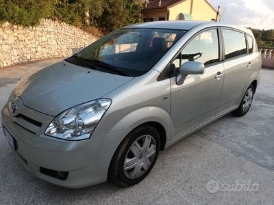 usata Toyota Corolla Verso 2.2 16v 100 CW 135 CV