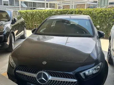 Usata Mercedes A180 Premium 116 CV (85 kW) 2020 Nero Berlina