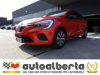 Usata Renault Clio Equilibre 67 CV (49 kW) 2023 Arancio metallizzato Utilitaria