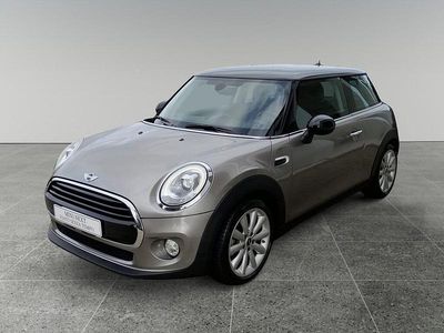 Usata Mini Cooper D Business 116 CV (85 kW) 2018 Grigio metallizzato chiaro Utilitaria