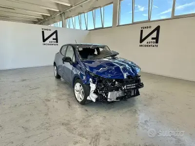 Usata Renault Clio V Evolution 90 CV (66 kW) 2024 Bluazzurro Berlina