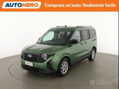 Usata Ford Tourneo Courier Titanium 125 CV (91 kW) 2024 Verde Monovolume