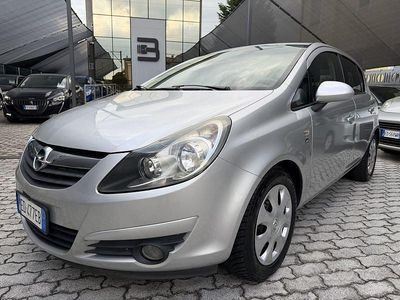 Używany Opel Corsa Edition 86 KM (63 kW) 2010 Szary Hatchback