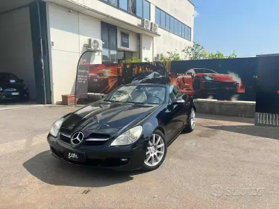 Usata Mercedes SLK200 Chrome 163 CV (119 kW) 2006 Nero Cabrio