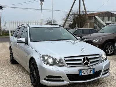 Usata Mercedes C250 204 CV (150 kW) 2012 Grigio
