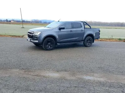 Usata Isuzu D-Max 163 CV (119 kW) 2023 Grigio Pick-up