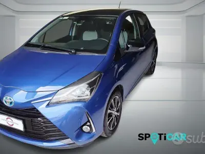 Usata Toyota Yaris Hybrid Active 92 CV (67 kW) 2019 Blu Berlina