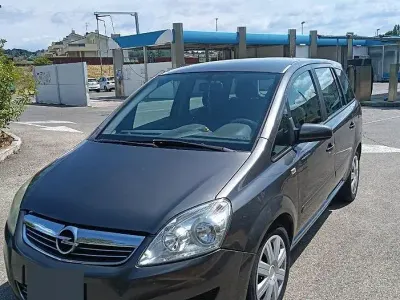 Usata Opel Zafira 110 CV (80 kW) 2009 Grigio Monovolume