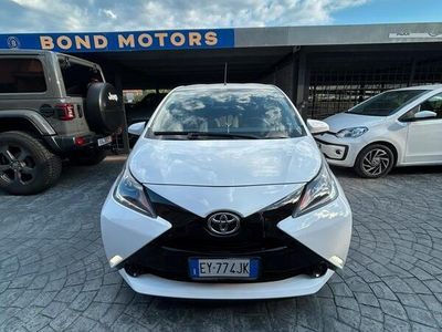 Usata Toyota Aygo X-wave 69 CV (50 kW) 2015 Bianco Utilitaria
